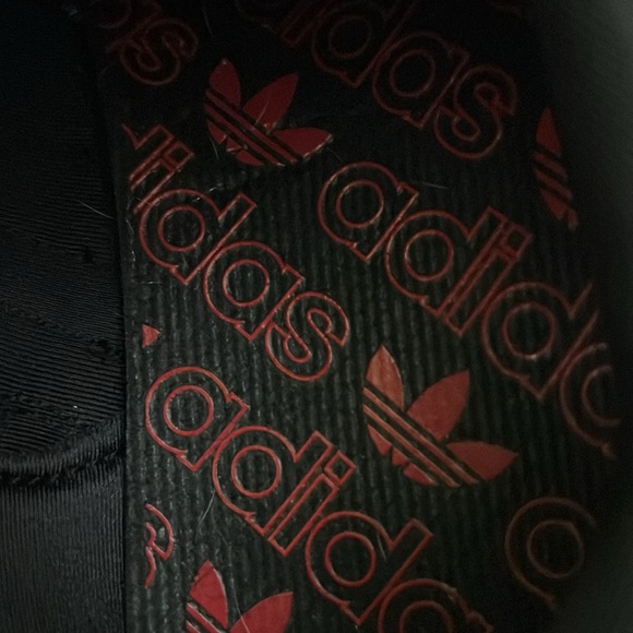 MEN’s Adidas Shoe with boost sole in size 9.5 - Picture 5 of 8